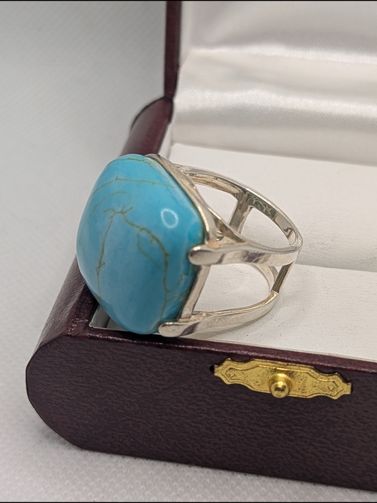 Jewelry - ✨ Vintage Sterling Silver Turquoise Statement Ring ✨
